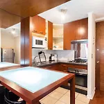 Urban Burgundy - 1Br, Metro, Wifi, Tv